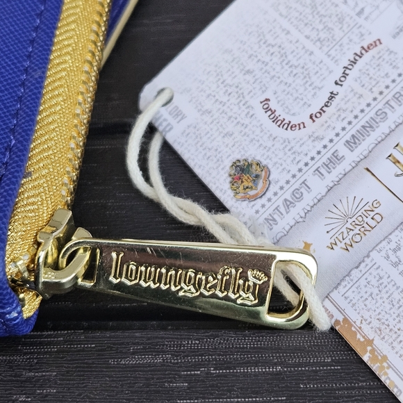 Loungefly Harry Potter Wallet Honeydukes Coin Purse Frog Chocolate Zip Organizer - Picture 3 of 12